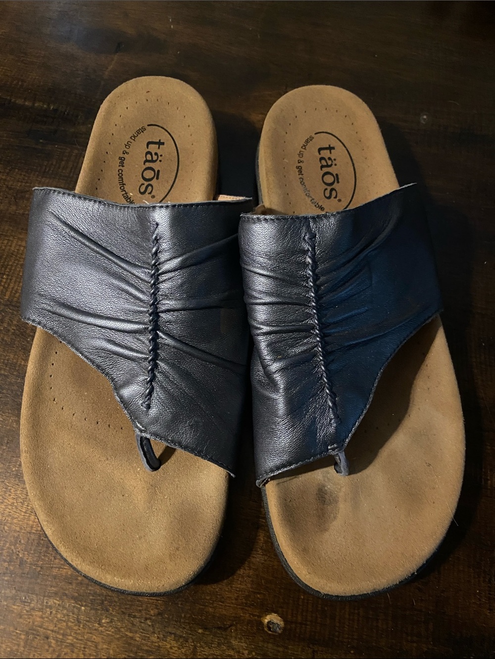 Taos Gift 2  Footwear metallic blue Ruched Leather Slide Sandals size 9